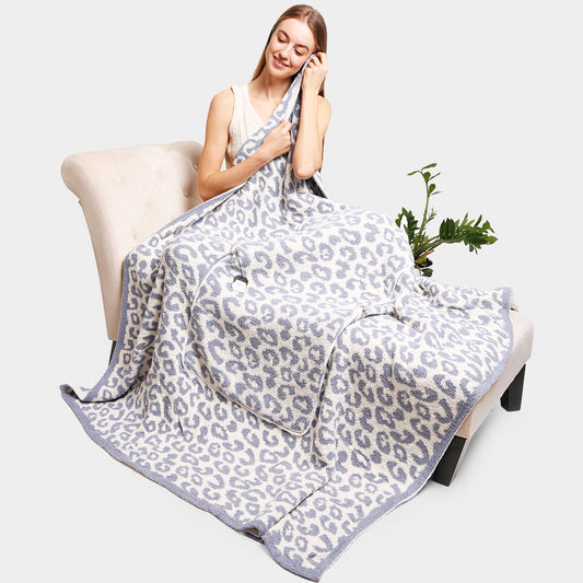 2-in-1 Leopard Blanket / Pillow