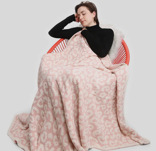 Super Soft Leopard Blanket in Light Pink