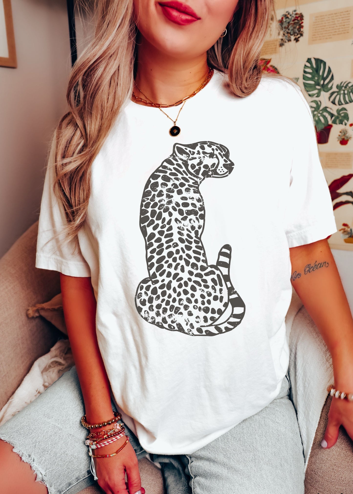 Sitting Cheetah Tee