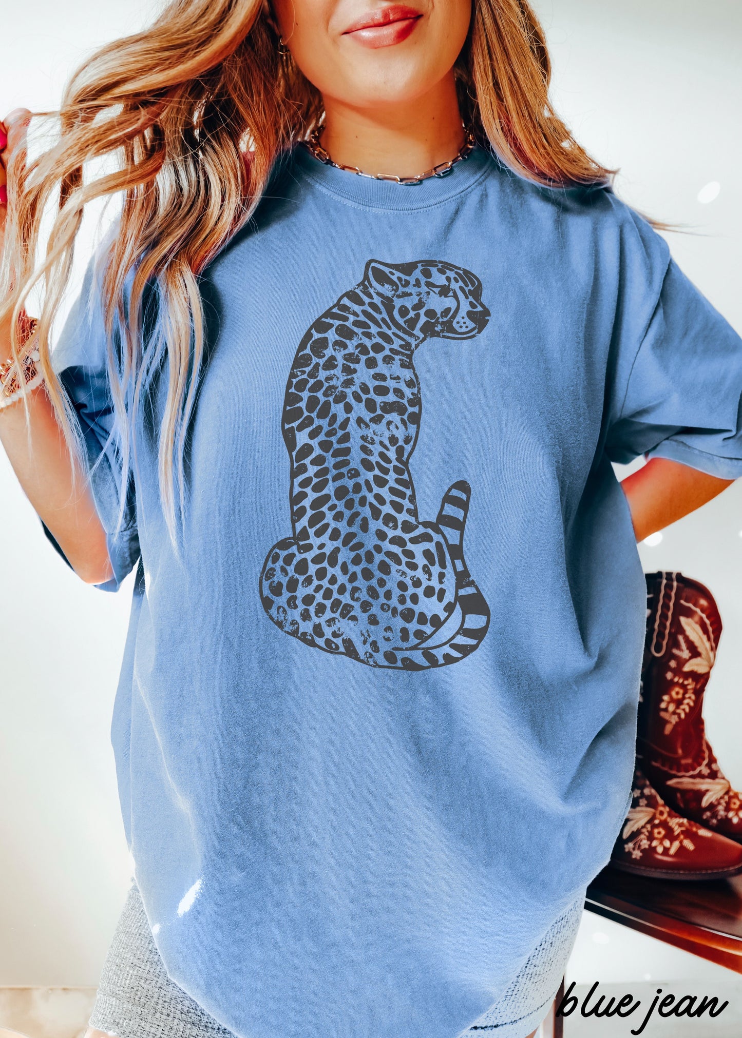 Sitting Cheetah Tee